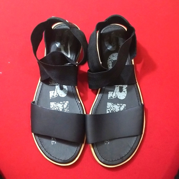 SOREL SANDALS - Picture 1 of 8